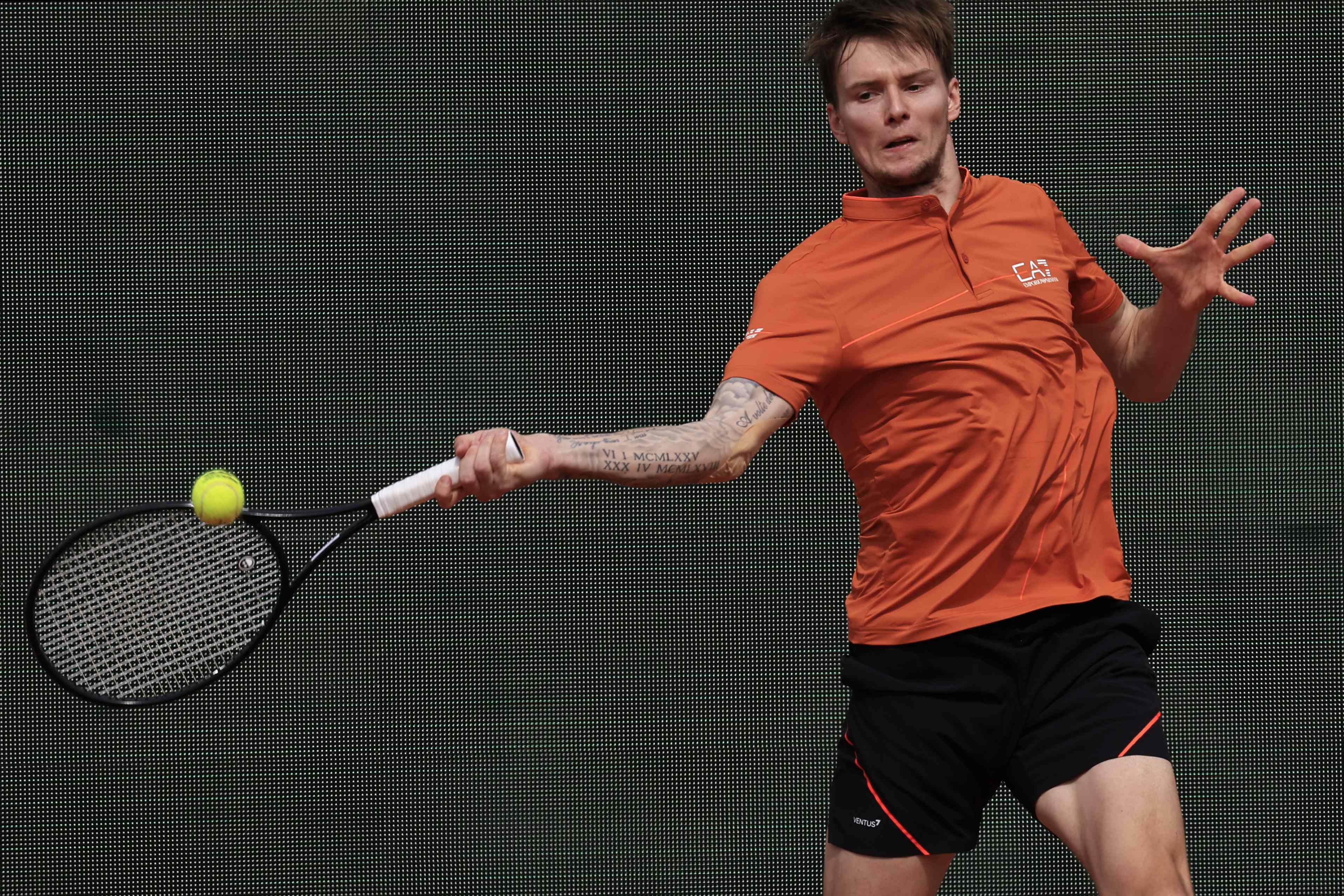 九游中国-ATP总决赛险胜蒙特卡洛大师赛，兹维列夫关键制胜